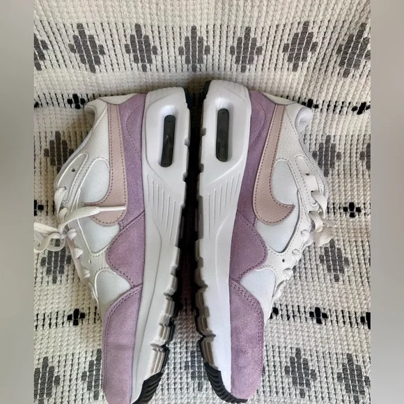 Nike Air Max SC Women's White and Purple Sneakers, Size 9 - Picture 3 of 7